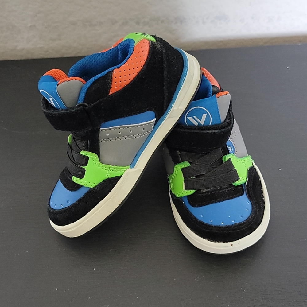Toddler size 6 shoes